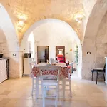 Trullo Caliandro Tatil Evi *